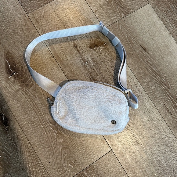 Lululemon Fluffy Fanny Pack - Picture 1 of 1
